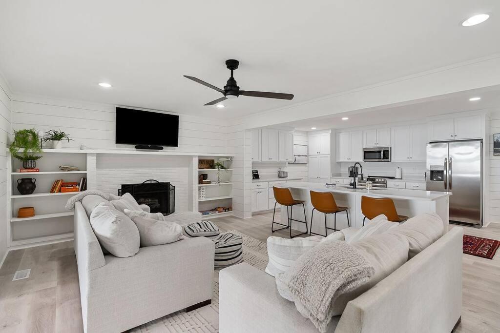 Lake Home, Dock, Fire Pit, Hot Tub, Game Room, Etc Winchester Exteriér fotografie